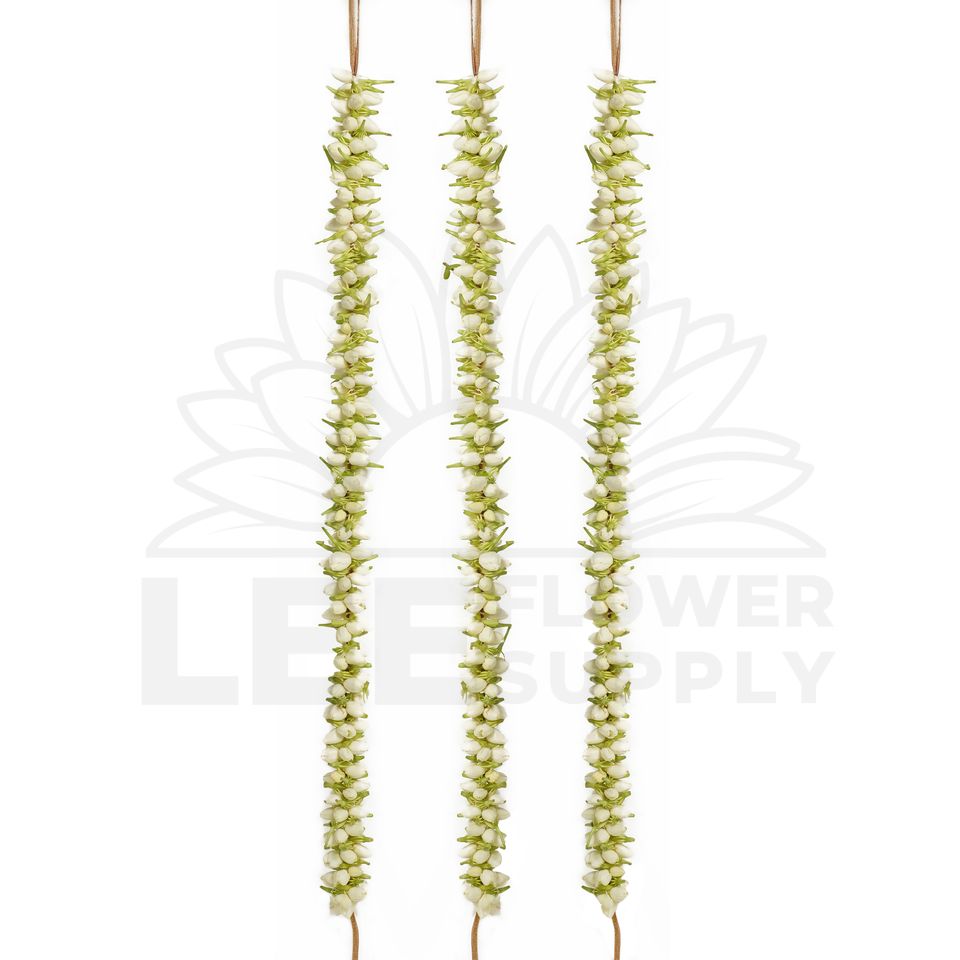 3 pieces of banana jasmine kattai in "l" shape